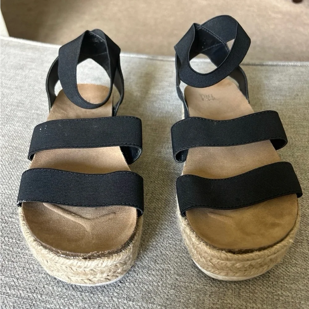 Platform sandals